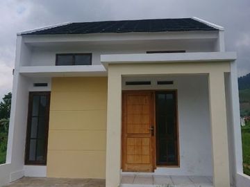 Rumah Nyaman dan Asri Murah di Nagreg Dekat Jalan Raya.