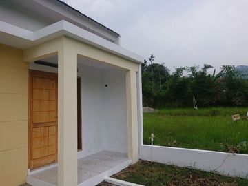 Rumah Nyaman dan Asri Murah di Nagreg Dekat Jalan Raya.