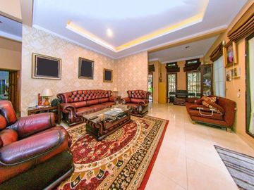 Rumah Mewah ada Kolam Renang di Menteng Bintaro Jaya