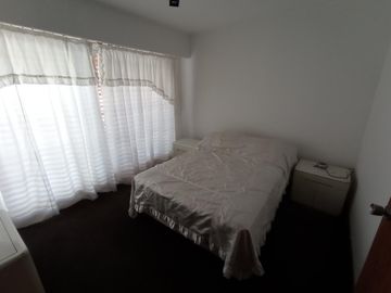 CASA CON FONDO - PILETA - PARRILLA - TERRAZA