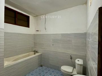Dijual Rumah Besar Di Kawasan Elite Dharmawangsa