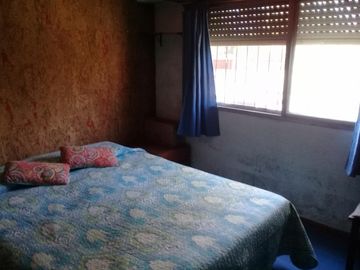 EXCELENTE CASA EN 2 PLANTAS ZONA CHILAVERT.