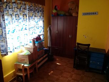 EXCELENTE CASA EN 2 PLANTAS ZONA CHILAVERT.