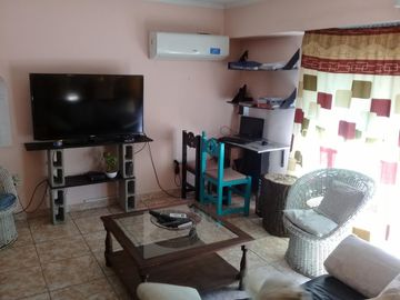 EXCELENTE CASA EN 2 PLANTAS ZONA CHILAVERT.