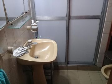 EXCELENTE CASA EN 2 PLANTAS ZONA CHILAVERT.