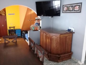 EXCELENTE CASA EN 2 PLANTAS ZONA CHILAVERT.