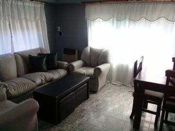 EXCELENTE CASA EN 2 PLANTAS ZONA CHILAVERT.