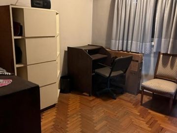 EXCELENTE CASA EN LOTE PROPIO DE 6 AMB CON GARAGE Y 2 PATIOS   Ú OPORTUNIDAD CONSTRUCTORES LOTE 8.66X 22.97 USAA PB+7+ 2   APROX 1200/1300 VENDIBLES