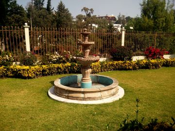SE VENDE HERMOSA RESIDENCIA EN LA HERRADURA