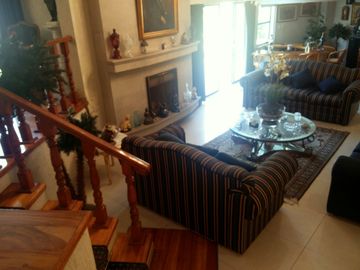 SE VENDE HERMOSA RESIDENCIA EN LA HERRADURA