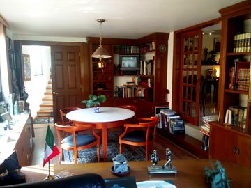 SE VENDE HERMOSA RESIDENCIA EN LA HERRADURA