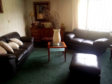 SE VENDE HERMOSA RESIDENCIA EN LA HERRADURA