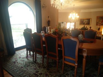 SE VENDE HERMOSA RESIDENCIA EN LA HERRADURA
