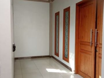 Rumah Bagus Jalan Tuban Raya Lokasi Tengah Kota Dekat Demak, Dupak, Bubutan