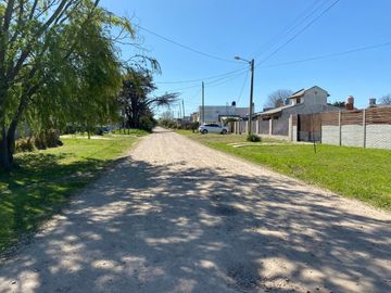 LATORRE PROP. VENDE CHALET 2 AMB CON PARQUE - HERMOSO ENTORNO CERCA DEL MAR