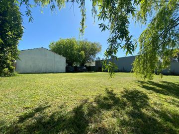 LATORRE PROP. VENDE CHALET 2 AMB CON PARQUE - HERMOSO ENTORNO CERCA DEL MAR