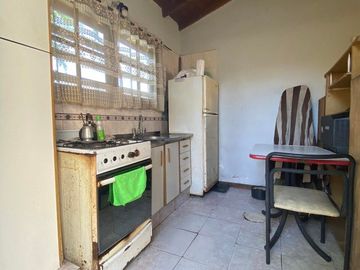 LATORRE PROP. VENDE CHALET 2 AMB CON PARQUE - HERMOSO ENTORNO CERCA DEL MAR
