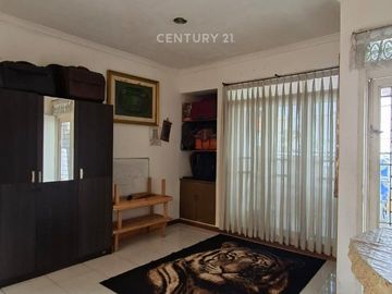 Rumah 2 Lantai 6 Kamar Tidur Turangga Sayap Buah Batu Bandung