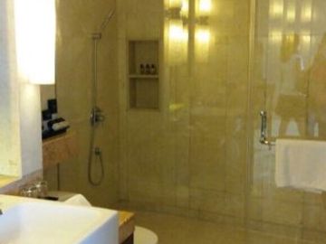 For Rent 1BR+1 Luxury Apartment at Oakwood Premier Cozmo