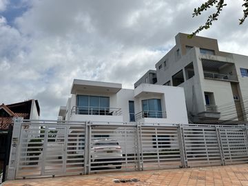 casa condominio en venta en el poblado. Cod V105635