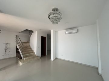 casa condominio en venta en el poblado. Cod V105635