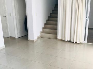 Impecable Departamento en Duplex en Florida!
