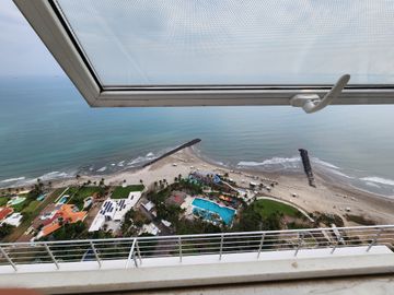 PENTHOUSE CON VISTA PANORAMICA AL MAR EN VENTA EN TORRE EXERTIA I ARLETTE FLORES
