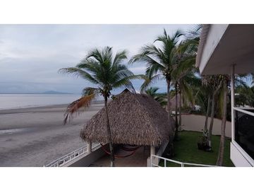 Se Vende Residencia Frente a La Playa – Punta Chame