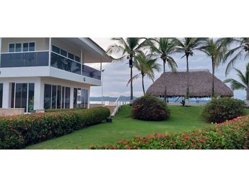 Se Vende Residencia Frente a La Playa – Punta Chame