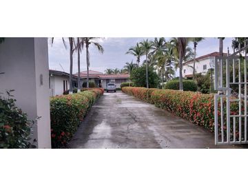 Se Vende Residencia Frente a La Playa – Punta Chame
