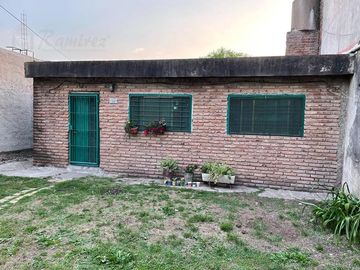 Casa 4 Amb. En Venta Oportunidad - Libertad, Merlo