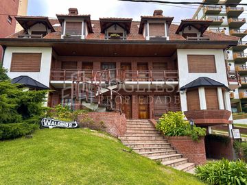 Departamento tipo duplex de 4 ambientes en Zona Centro con Cochera