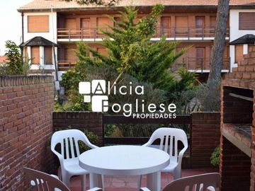 Departamento tipo duplex de 4 ambientes en Zona Centro con Cochera