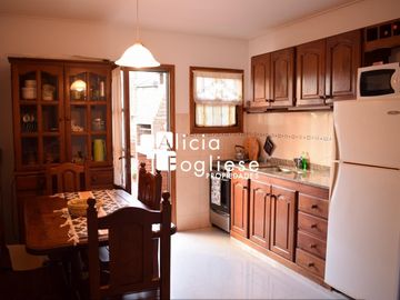 Departamento tipo duplex de 4 ambientes en Zona Centro con Cochera