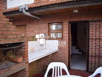 Departamento tipo duplex de 4 ambientes en Zona Centro con Cochera