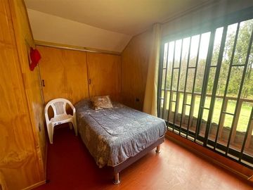 Parcela 1 ha. con casa amoblada y piscina en Curacautín .