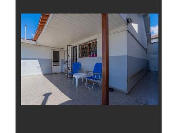 Chalet 3 amb (Padre Dutto 100)