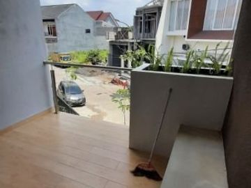 Rumah Baru Gayungsari Gayungan dkt Kebonsari Masjid Agung Surabaya Selatan