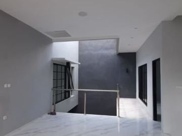 Rumah Baru Gayungsari Gayungan dkt Kebonsari Masjid Agung Surabaya Selatan