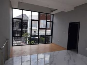 Rumah Baru Gayungsari Gayungan dkt Kebonsari Masjid Agung Surabaya Selatan