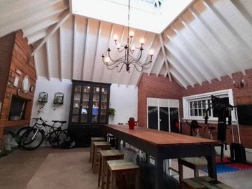 Increible chalet de categoria ! Acepta permuta en menor valor !