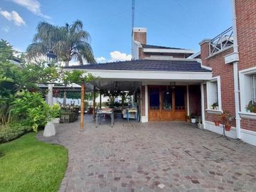 Increible chalet de categoria ! Acepta permuta en menor valor !