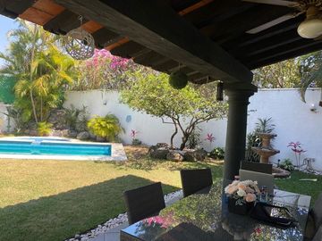 Casa en Fraccionamiento en Palmira Tinguindin, Cuernavaca, Morelos CAEN-939-Fr