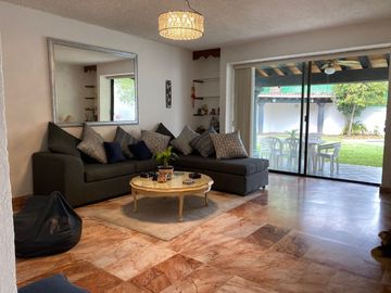 Casa en Fraccionamiento en Palmira Tinguindin, Cuernavaca, Morelos CAEN-939-Fr