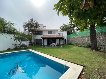 Casa en Fraccionamiento en Palmira Tinguindin, Cuernavaca, Morelos CAEN-939-Fr