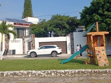Casa en Fraccionamiento en Palmira Tinguindin, Cuernavaca, Morelos CAEN-939-Fr