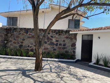 Casa en Fraccionamiento en Palmira Tinguindin, Cuernavaca, Morelos CAEN-939-Fr