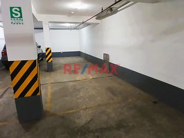 Amplio y Funcional Dúplex en El Derby de Monterrico, Santiago de Surco

Descubre este encantador dúplex tipo penthouse en el corazón de la urbanizac