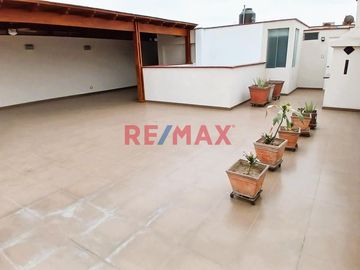 Amplio y Funcional Dúplex en El Derby de Monterrico, Santiago de Surco

Descubre este encantador dúplex tipo penthouse en el corazón de la urbanizac