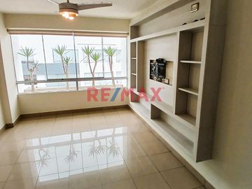Amplio y Funcional Dúplex en El Derby de Monterrico, Santiago de Surco

Descubre este encantador dúplex tipo penthouse en el corazón de la urbanizac